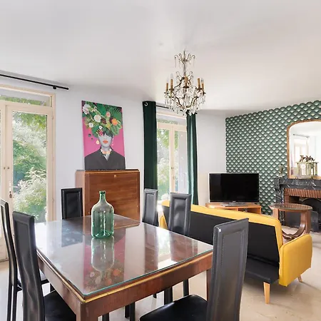 Cozy House With Garage & Large Garden, Paris Center 30min Rer A, Orly Airport Holiday home