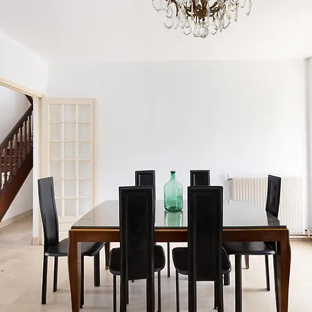 Cozy House With Garage & Large Garden, Paris Center 30min Rer A, Orly Airport Holiday home Limeil-Brevannes