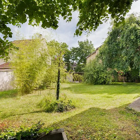 Cozy House With Garage & Large Garden, Paris Center 30min Rer A, Orly Airport Holiday home